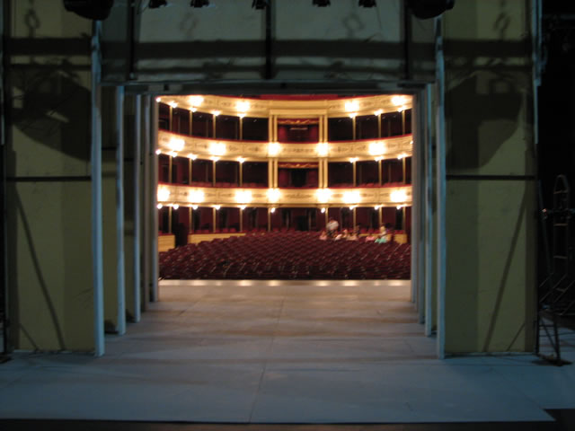 cruise day montevideo uruguay Backstage Theatre 640x480 cruise day montevideo uruguay Backstage Theatre 640x480